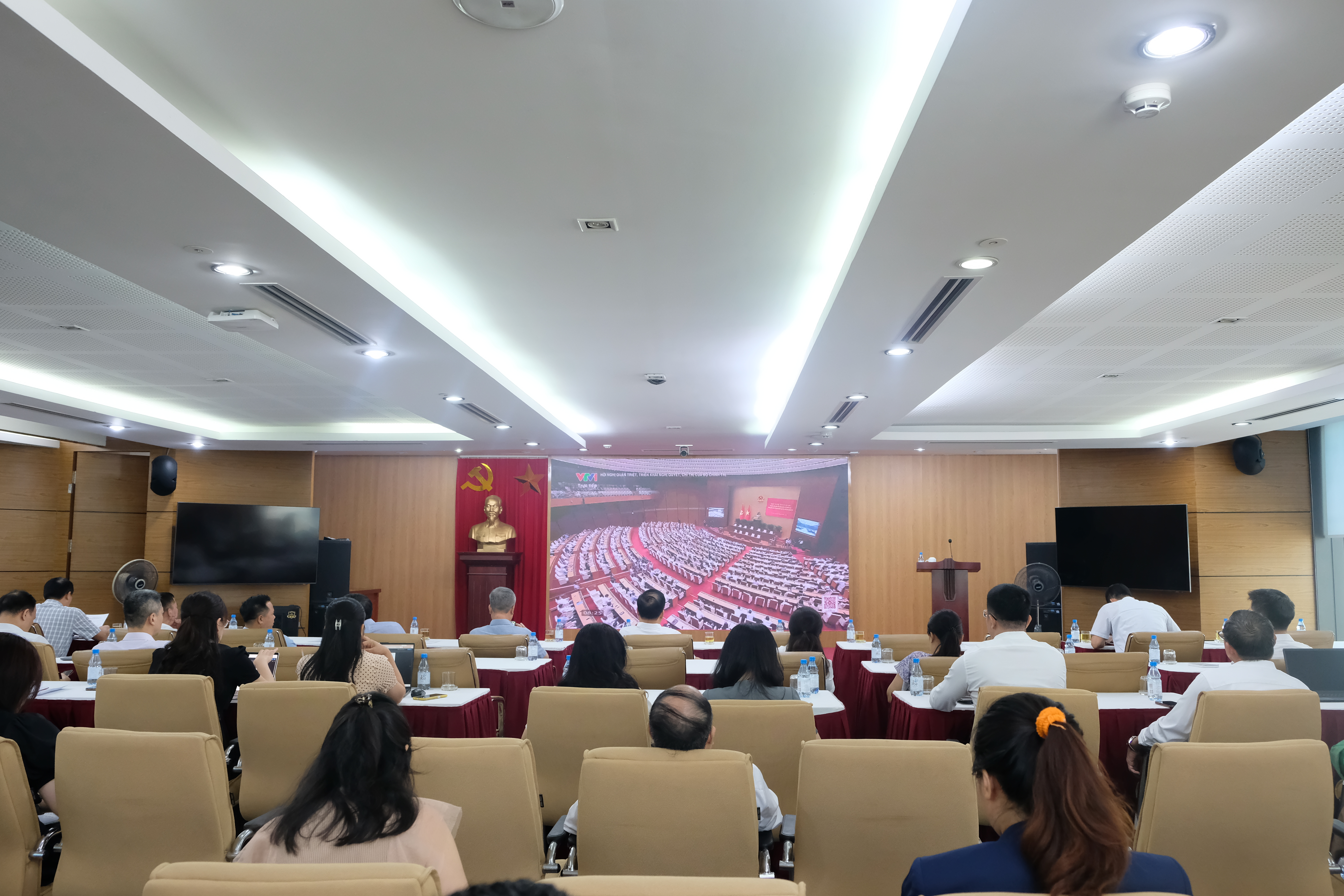 Đảng uỷ SCIC tham dự Hội nghị trực tuyến toàn quốc nghiên cứu, học tập, quán triệt và triển khai thực hiện một số Nghị quyết, Chỉ thị của Bộ Chính trị