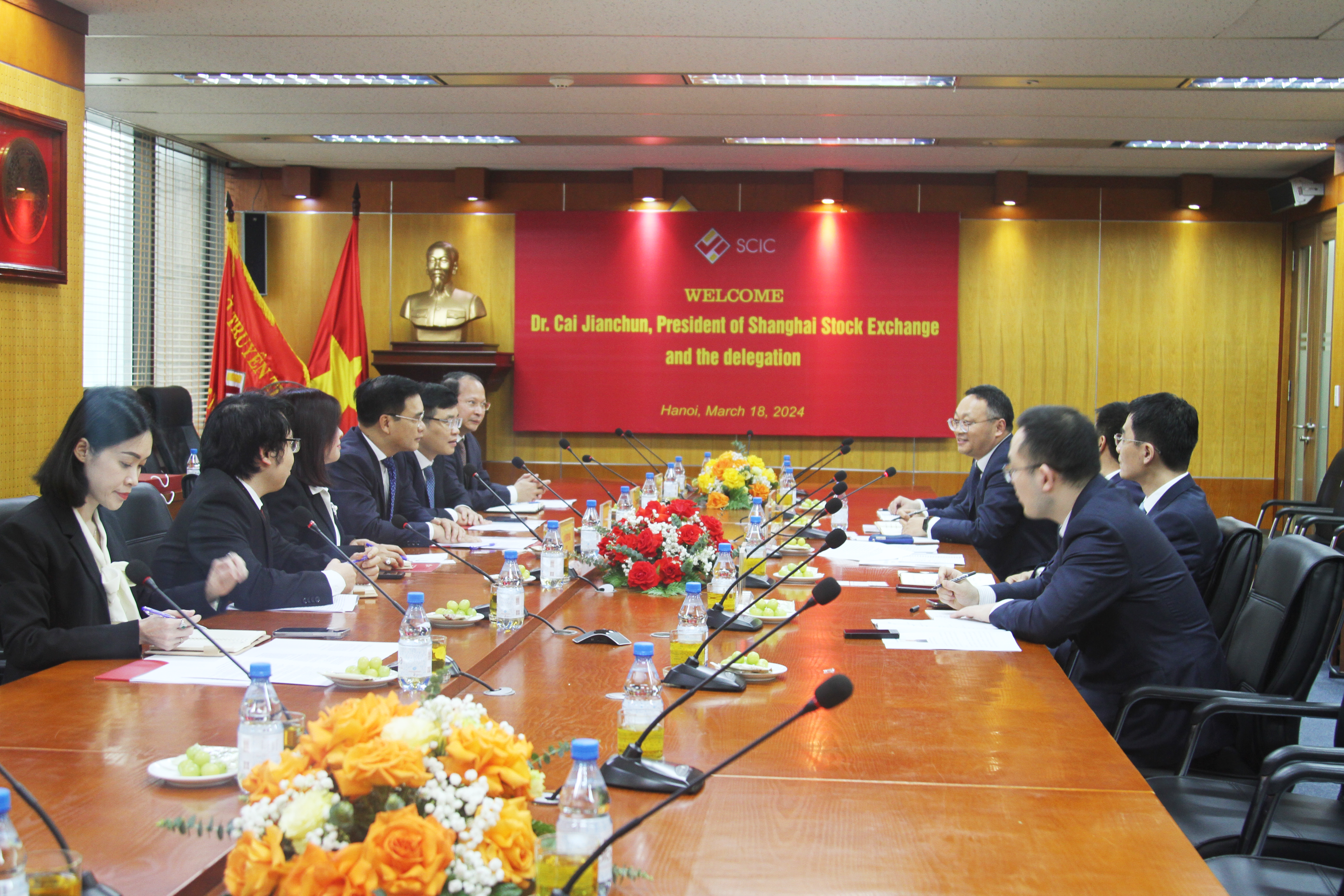Chủ tịch SCIC tiếp và làm việc với đoàn công tác của Sở Giao dịch Chứng khoán Thượng Hải 